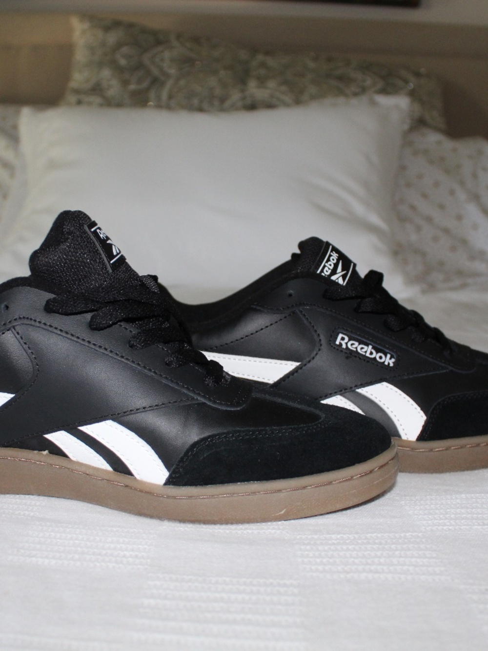Reebok men's Black  & White Sneakers 10 1/2" Comfort Foot bed Ortholite